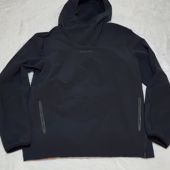 Oakley Utility Hooded Long Sleeve Tee/Large/ Black/New No Tag - Picture 5 of 15